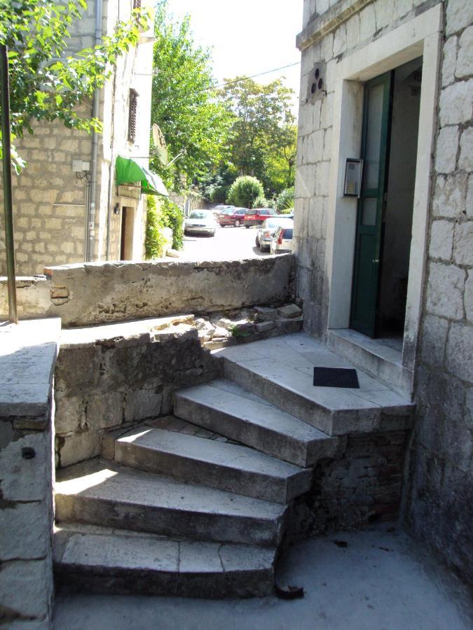 Studio Apartment Sretna Split Exterior photo