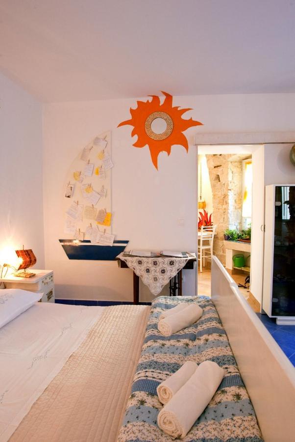 Studio Apartment Sretna Split Exterior photo