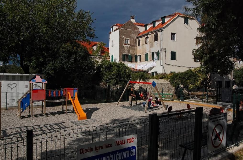 Studio Apartment Sretna Split Exterior photo